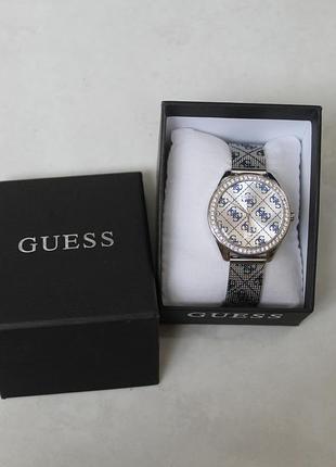 Часы guess