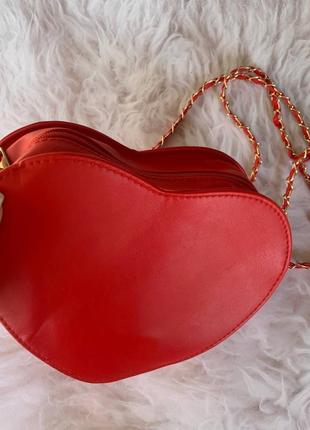 Красная сумка в форме сердца2 фото