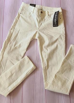 Молочні джинси-скіні h&m