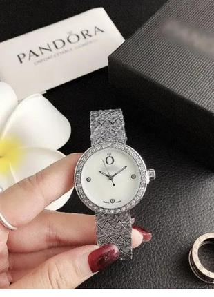 Женские наручные часы браслет, модные часы на руку для девушек серебро1 фото