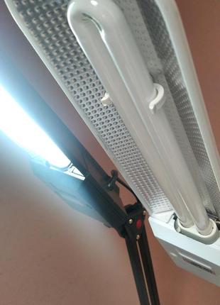 Настольная лампа