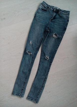 Рваные джинсы высокая посадка1 фото