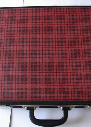Советский ретро чемодан красный в клеточку - винтаж ссср4 фото