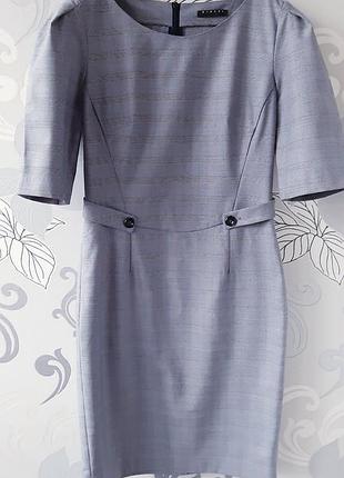 Ділове суворе серле плаття в клітку клітинку по фігурі