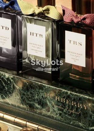 Королівський бархатисто-пряний парфюм-унісекс burberry tudor rose 150ml абсолютно новий.8 фото