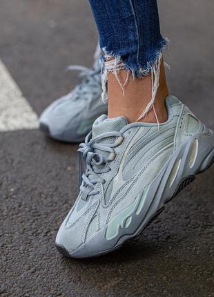 Adidas yeezy 700 v2 hospital blue