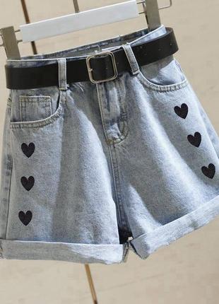Джинсовые шорты в сердечки сердца распродаж2 фото
