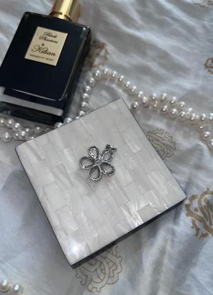 Кулон цветок