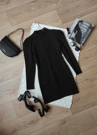 Базовое минималистичное черное платье