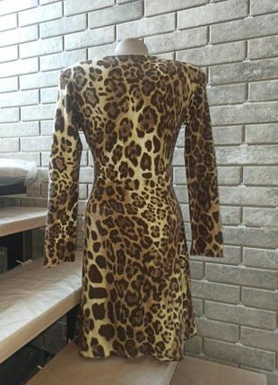 Платье с леопардовым принтом5 фото