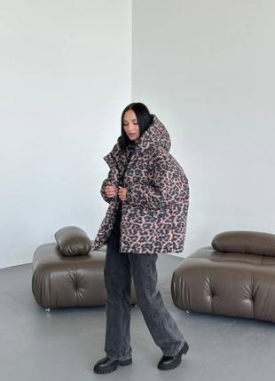 Женская демисезонная куртка оверсайз с леопардовым принтом
