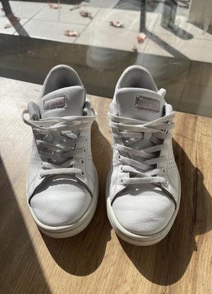 Білі кросівки жіночі adidas adventage 36р3 фото