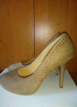 Туфли,новые,беж,р.39.
