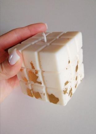 Соєві свічки з золотою поталью кубік рубіка ручної роботи формові куб декоративні3 фото