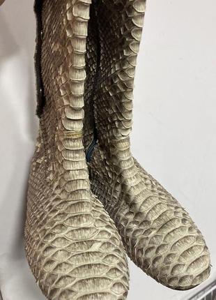 Fendi кожаные сапоги с кожи питона.оригинал4 фото