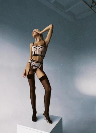 Hot комплект. нижнее белье, женское белье. низкое бельё, женское белье. комплект белья. комплект с юбочкой