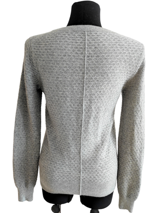 Интересный свитер жемчужно серого цвета с 💯 кашемира!3 фото