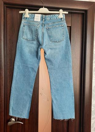Новые джинсы zara straight fit с необработанным низом2 фото