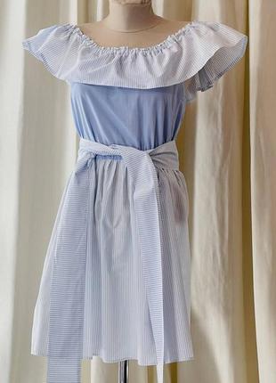 Шикарні міні сукня з воланом плеча