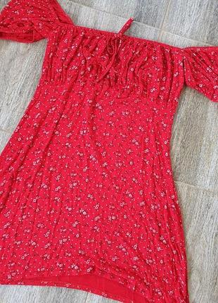 Легкое красное платье в цветы boohoo2 фото