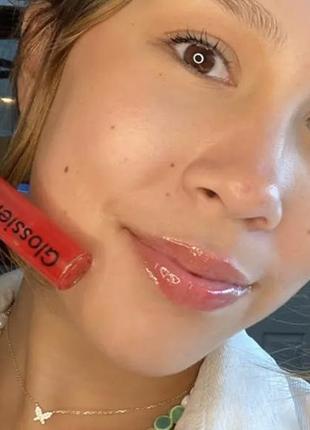 Напівпрозорий  соковитий блиск для губ glossier glassy high-shine lip gloss in red1 фото