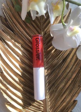 Полупрозрачный сочный блеск для губ glosier glassy high-shine lip gloss in red3 фото