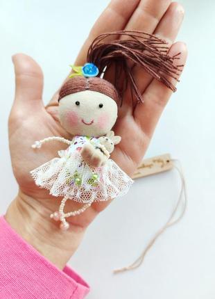 Кукла брошь