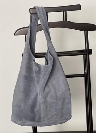 Замшевая серая сумка-хобо monica, италия, цвета в ассортименте