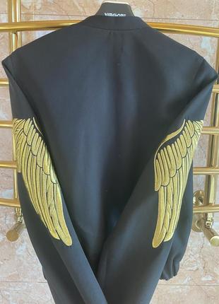 Куртка бомбер с золотыми крыльями5 фото