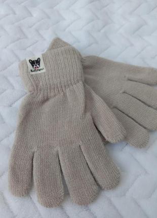 Світло-бежеві перчатки для хлопців 4-5 років