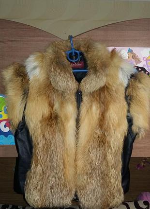 Продам шикарный жилет из лисы