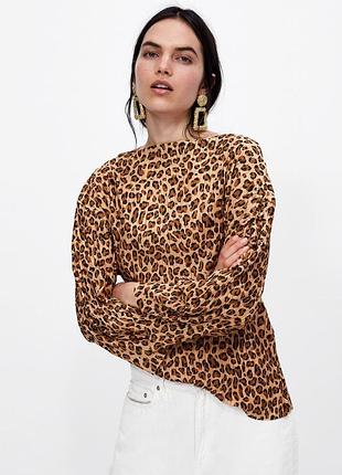 Красива стильна блуза в модний принт анималистичныы