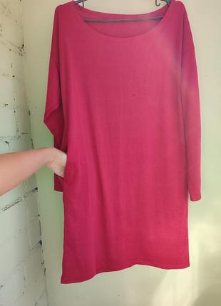 Оригінальна трикотажна сукня плаття оверсайз фасону з довгим рукавом модного червоного кольору2 фото