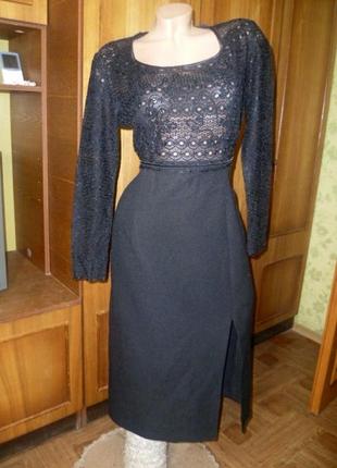 Нарядное черное платье миди с длинным рукавом с кружевным верхом с разрезом в идеале1 фото