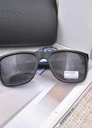 Фирменные мужские солнцезащитные очки matrix polarized mt85712 фото
