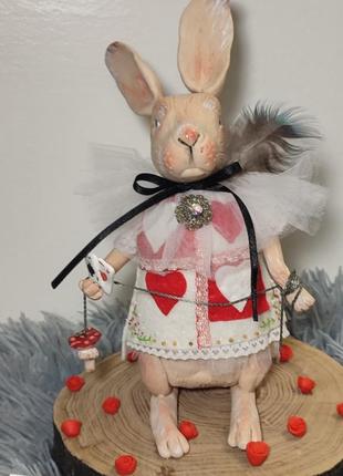 Кролик из "алиса в стране чудес"