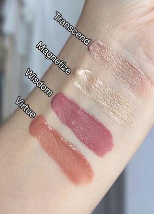 Хайлайтер rare beauty by selena gomez liquid luminizer the positive light оттенок magnetize 2,5 мл4 фото