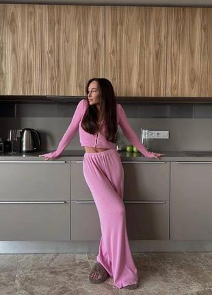 Костюм женский однонтонный кофта на пуговицах брюки свободного кроя на высокой посадке качественный стильный розовый
