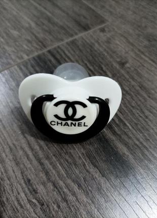 Соска детская пластмассовая ортодонтическая силиконовая.