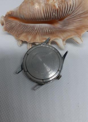 Часы "восток", 18 камней, ссср, винтаж механические противоударные