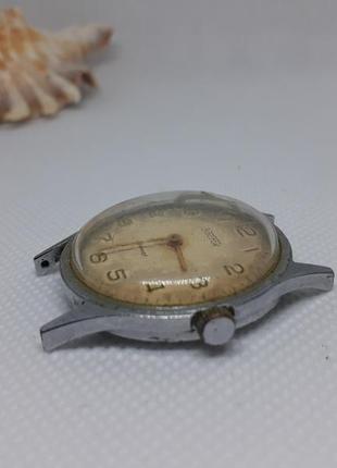 Часы "восток", 18 камней, ссср, винтаж механические противоударные