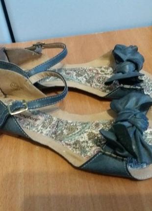 Босоніжки atmosphere