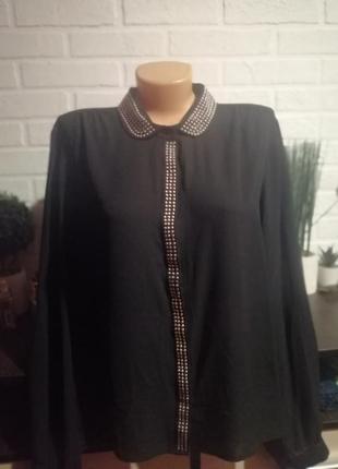 Черная, нарядная блуза с украшениями