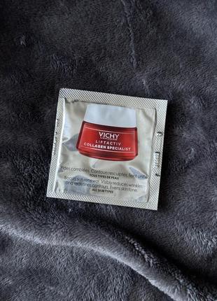 Антивіковий крем для корекції видимих ознак старіння шкіри обличчя Tata Harper креми