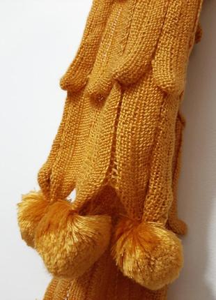 Красивий довгий шарф колір жовтий бурштин фактурний ажурний в'язаний з бубонами жіночій6 фото
