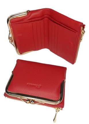 Жіночий гаманець із натуральної шкіри на магнітах largoni 2205-9930 червоний