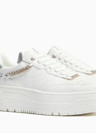 Белые кроссовки bershka platform