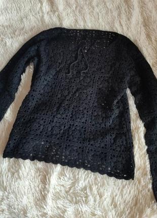 Свитер чорный ручной работы