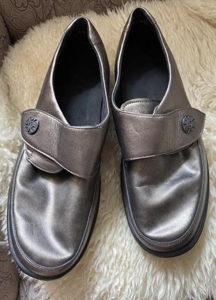 Закрытые мягкие кожаные туфли на липучке утеплённые 43-43,5 р на среднюю и широкую ногу