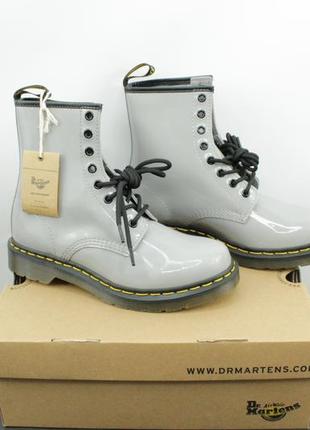 Оригінальні ботинки dr. martens 1460 patent lamper zinc grey